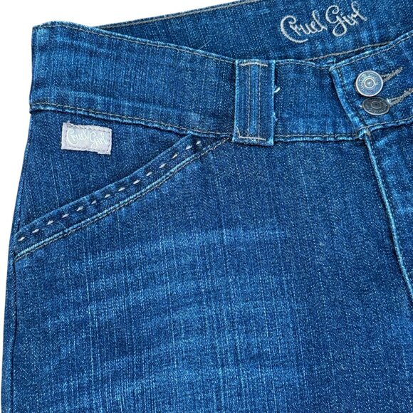 Cruel Girl Women's Midrise Dark Wash Cuffed Western Capri Jeans (5) - Picture 3 of 9